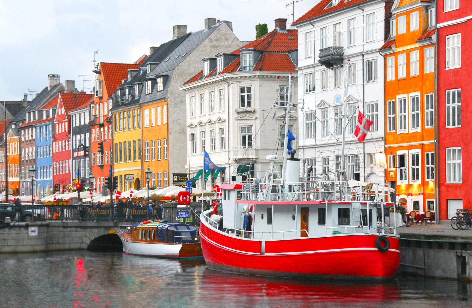 Nyhavn boats and townhomes - Photo Credit: ExplorerBob via Pixabay