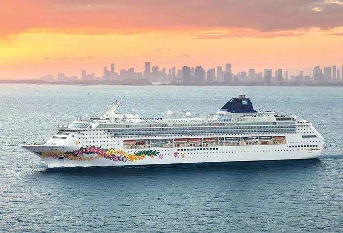 Bahamas: Great Stirrup Cay & Nassau